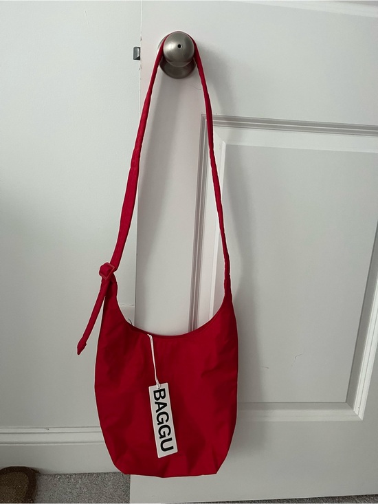 BAGGU Handbags - BAGGU Small Sling Candy Apple Bag